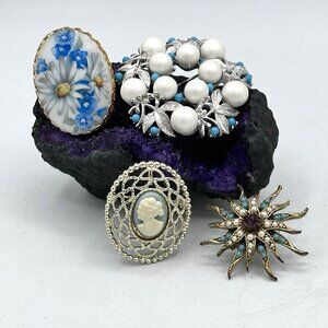 Charming Lot of 4 Vintage Brooches – Featuring Sarah Coventry “Alaskan Summer